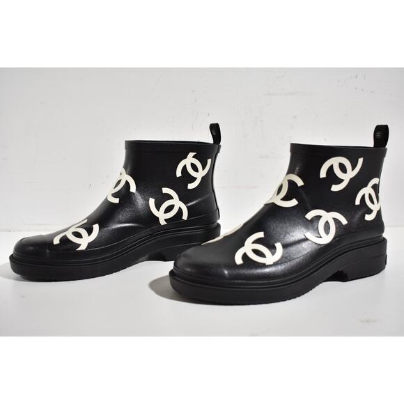 Chanel 23A Black White All Over Logo Rubber CC Low Top Short Ankle Rain Boots 37 - Picture 9 of 11